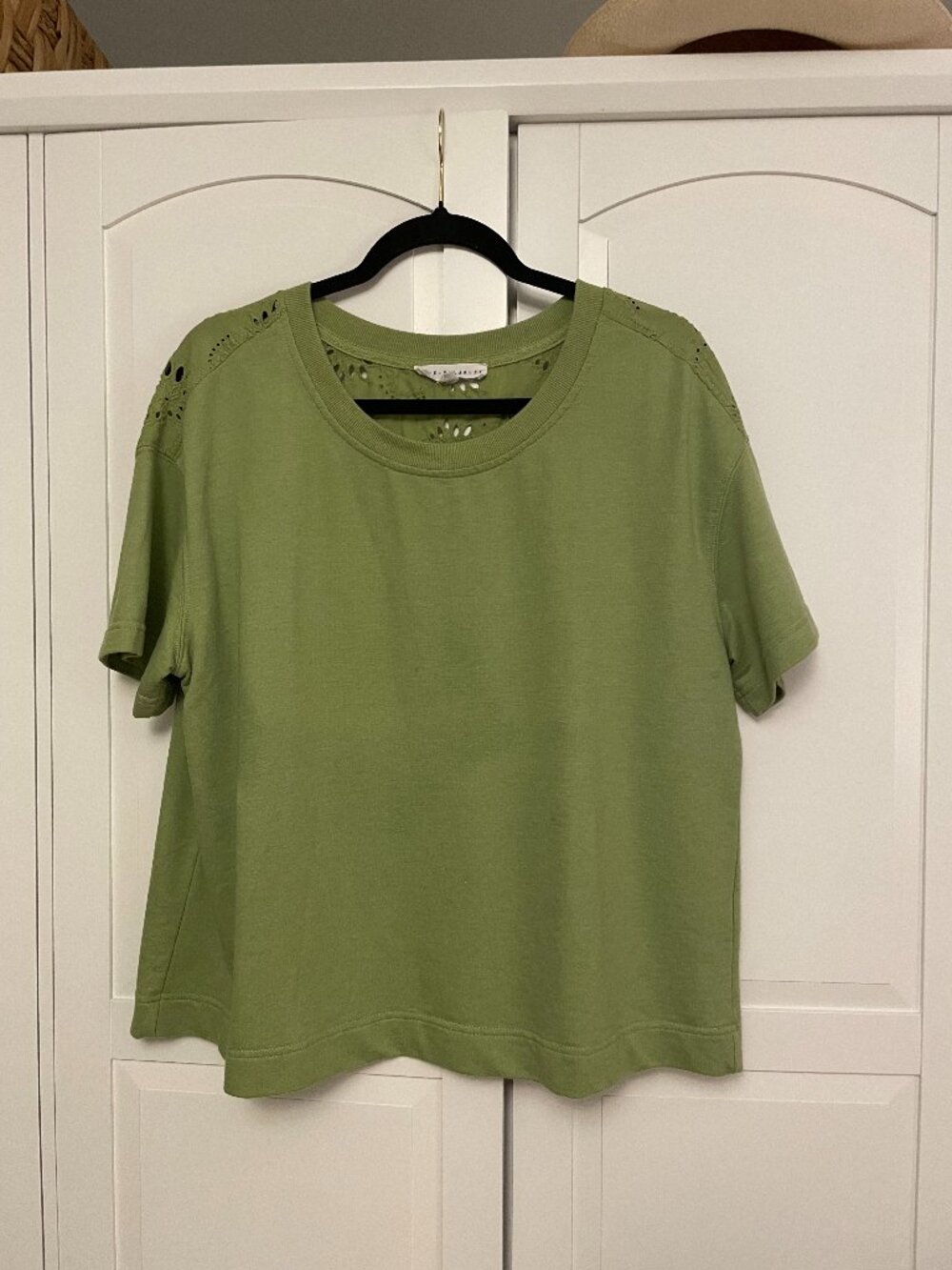 JANE & DELANCEY Womens Green Eyelet Sleeve Scoop Neck Shirt
